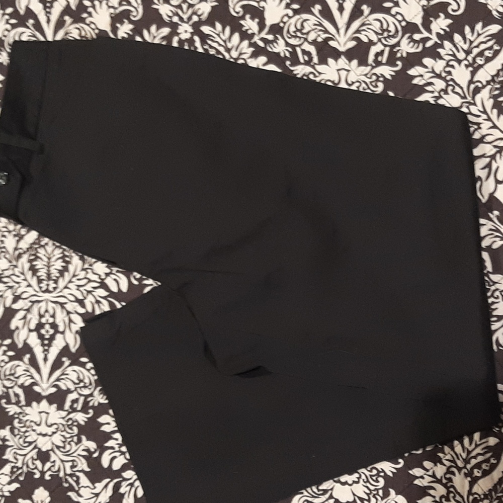 VanHeusen Sateen Capri  NWT